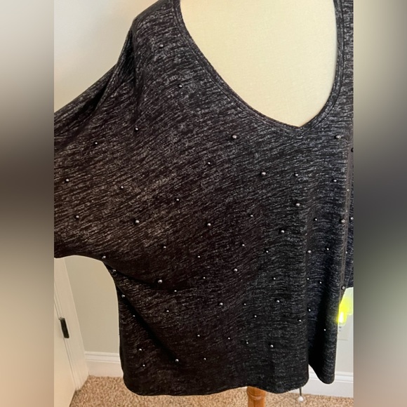 DG2 plus size 2x Black Heather sweater top w Charcoal beads - Picture 1 of 12